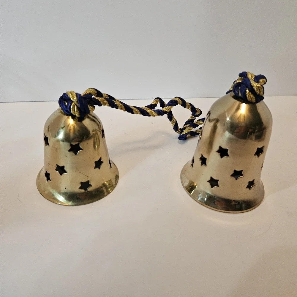 House of Lloyd Christmas Around the World Brass Bell Set Ornaments New In Box